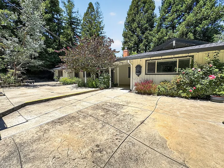 1 Kirkcrest Ct — Photo 33