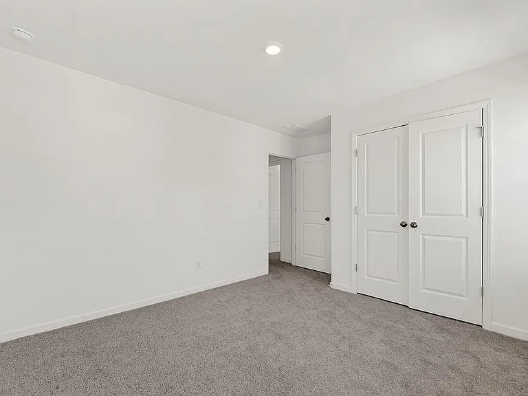 103 Dewitt Dr — Photo 37
