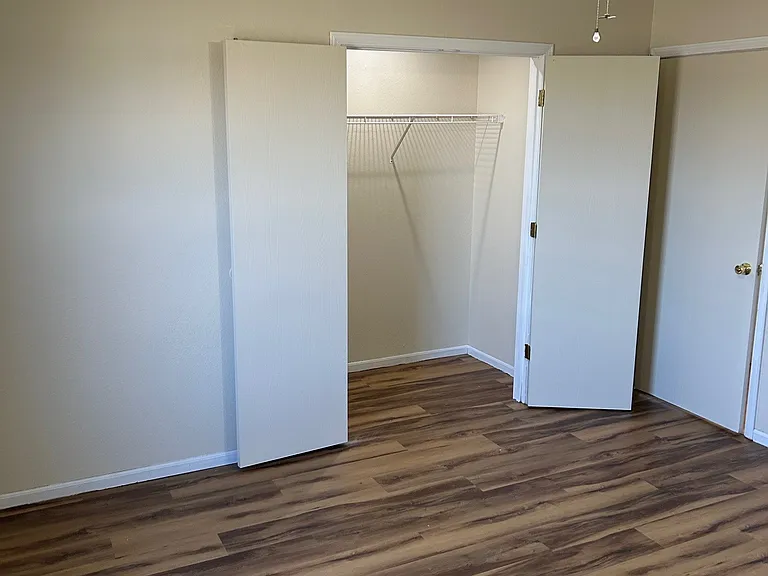 6888 Boston Dr — Photo 12