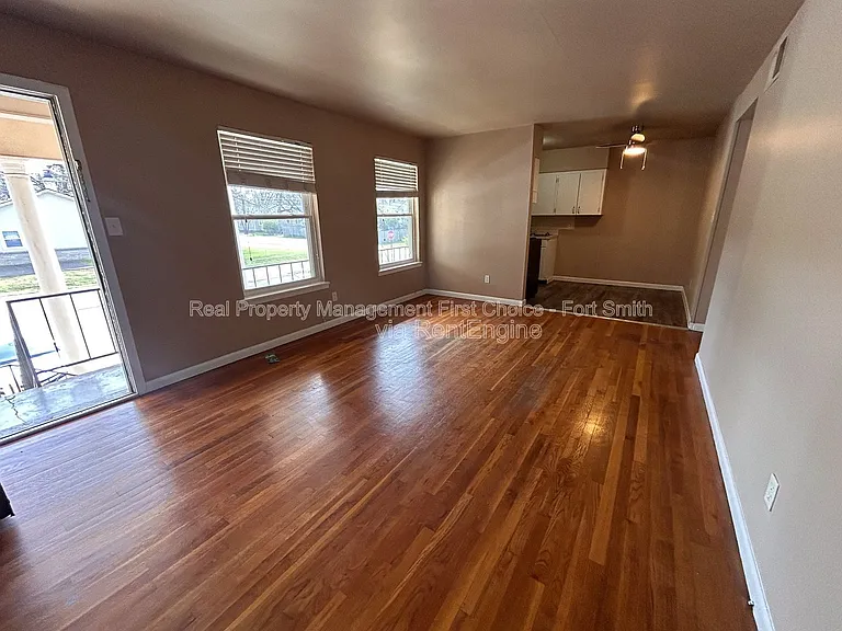 2301 S V St #7 — Photo 3