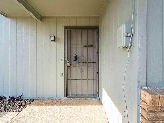 3rd image of 14820 N Lakeforest Dr