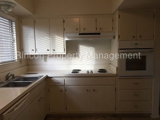 4th image of 8510 Denver St