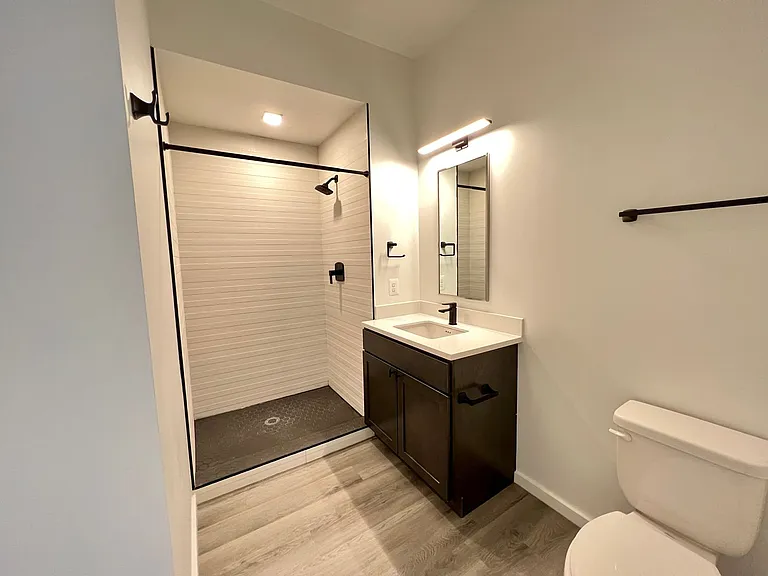 725 W Pratt St. — Photo 142