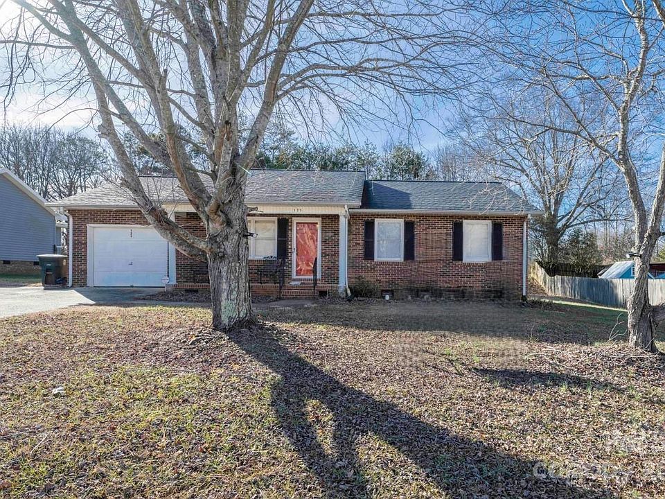 1st image of 123 College Manor Dr