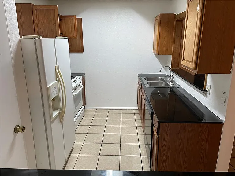 800 Oregon St — Photo 3