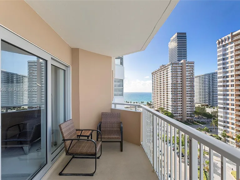 1965 S Ocean Dr #11E — Photo 4