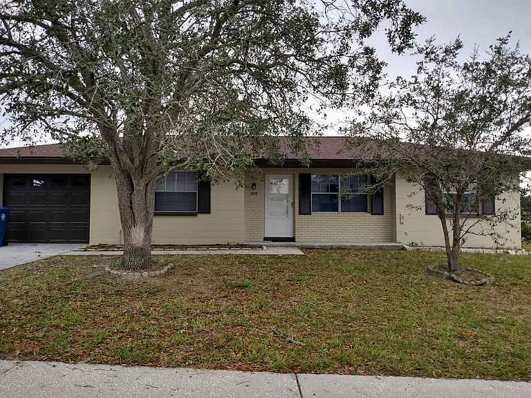 5076 Wellington Rd — Photo 1