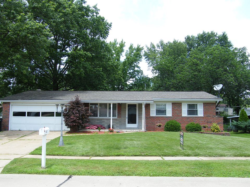 1st image of 2627 Carousel Dr