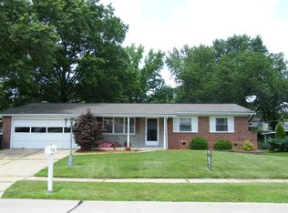 2627 Carousel Dr, Saint Louis, MO 63125