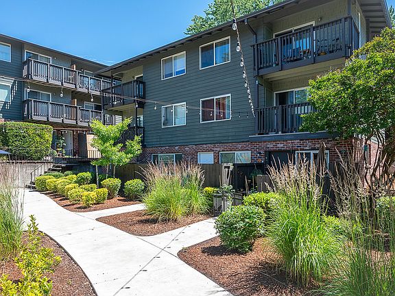 2nd image of 3608 SE 40th Ave #1165356