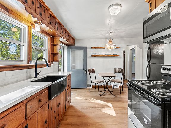 5th image of 434 Walnut St