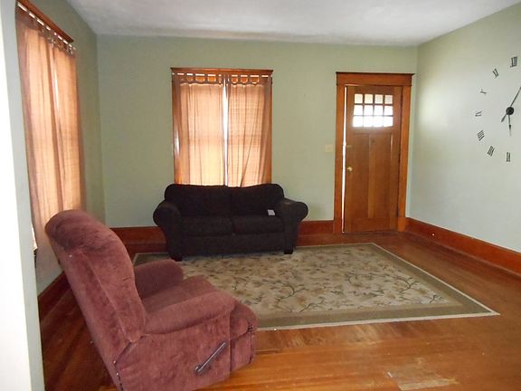3rd image of 811 S 18th St