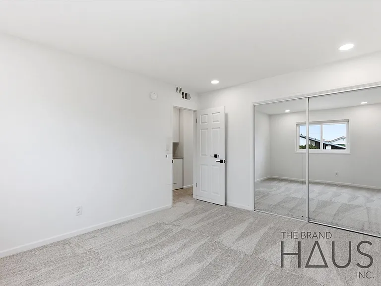 6861 Defiance Dr — Photo 20