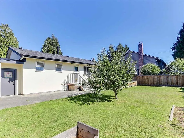 5334 Camaro Dr — Photo 14