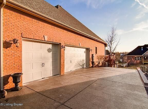 7605 Ashley Woods Dr-4.jpg