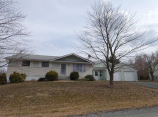 112 Crestmont St, Greenfield Township, PA 18407