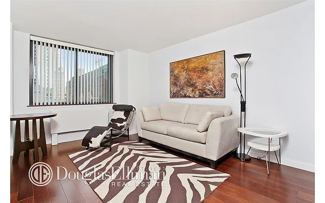 Rented by Douglas Elliman | media 38