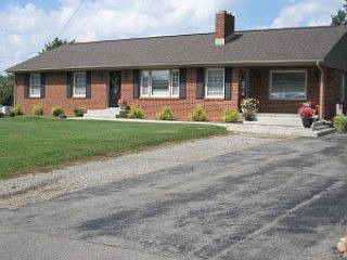 2nd image of 410 Hilltop Dr