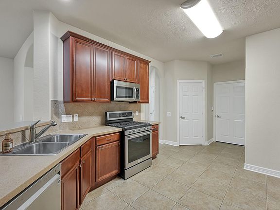 5th image of 26 Greenwich Pl