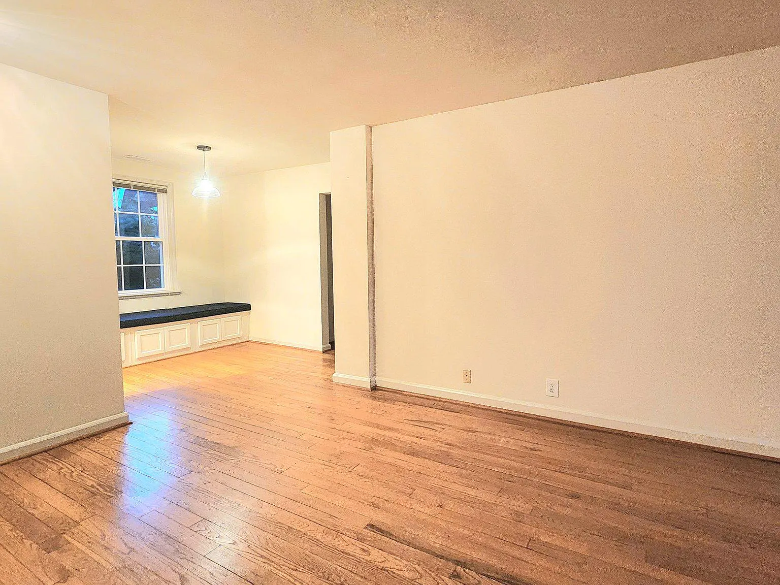3 bed, 2.0 bath, 1290 sqft, $3,300 — Photo 4