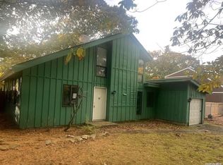 17 Heather Dr, Remsenburg, NY 11960