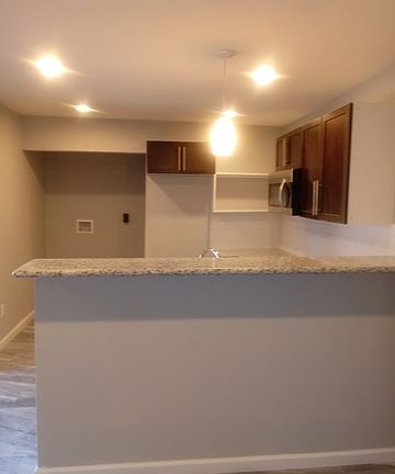 4th image of 539 E Southcross Blvd APT 3