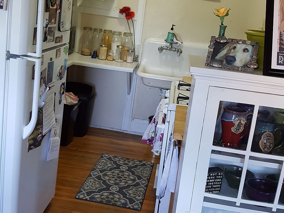 1st image of 600 W Franklin Ave APT 204