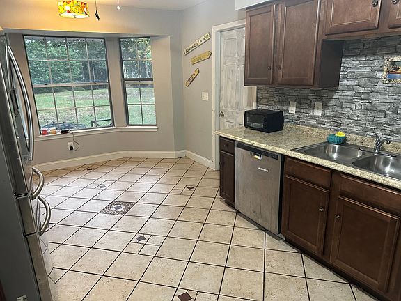 4th image of 2933 Browder St