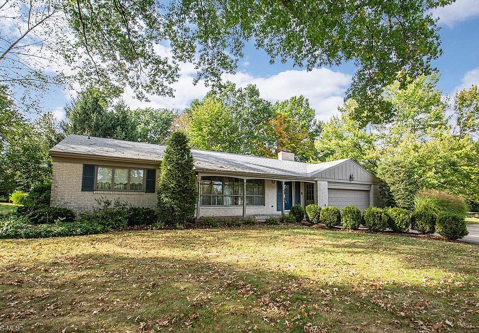 1st image of 1449 Manor Dr