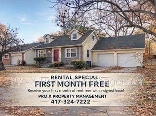 1304 E Woodland St, Springfield, MO 65804