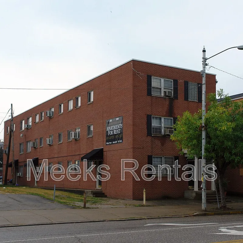 Building Photo - 1539 4th Ave