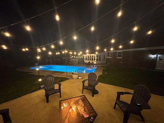 3rd image of 10072 Drury Ln