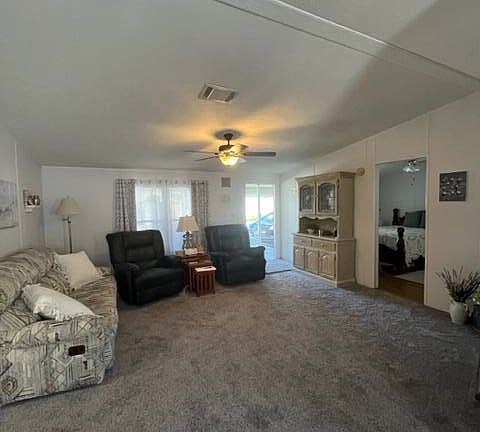 4th image of 628 Tulip Cir W