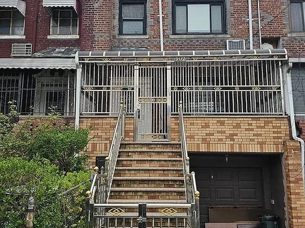 902 E New York Ave, Brooklyn, NY 11203