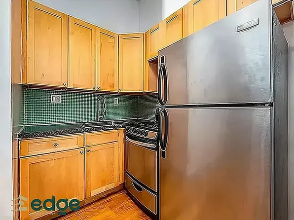 52-33 Metropolitan Avenue image 3 of 10