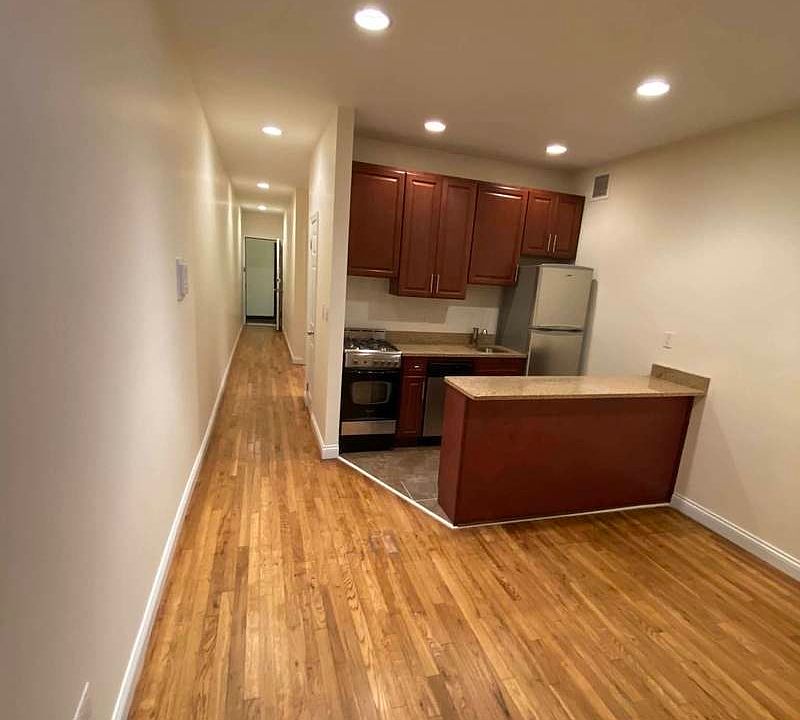 1st image of 450 W 58th St #3GE