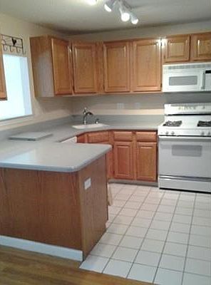 5th image of 50 John Dr