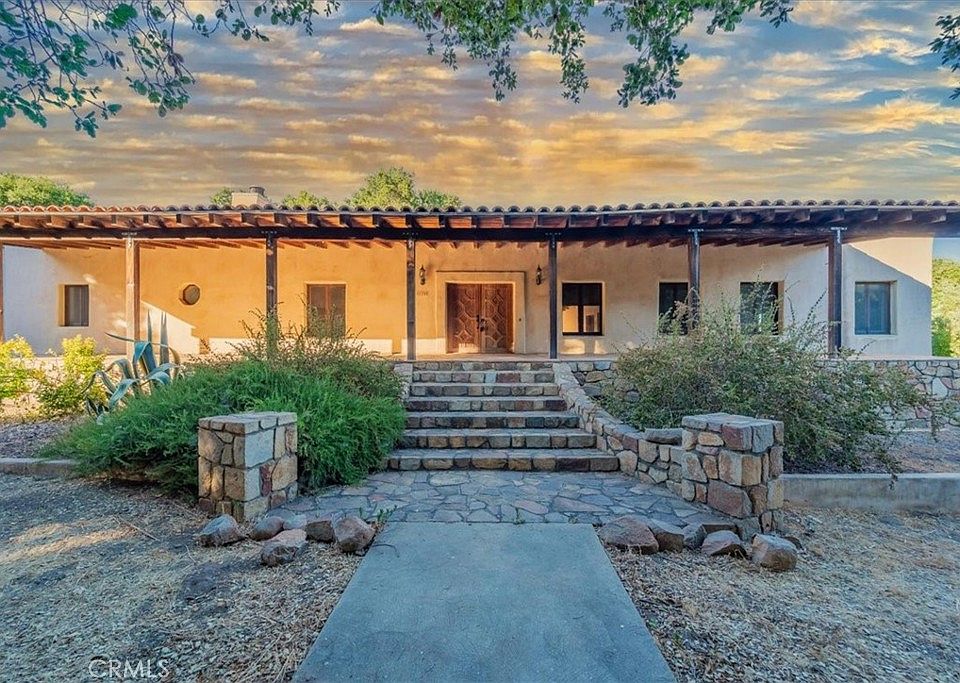 1st image of 18255 Avenida Bosque