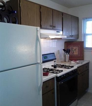 2nd image of 2235 Bixley Dr APT 9