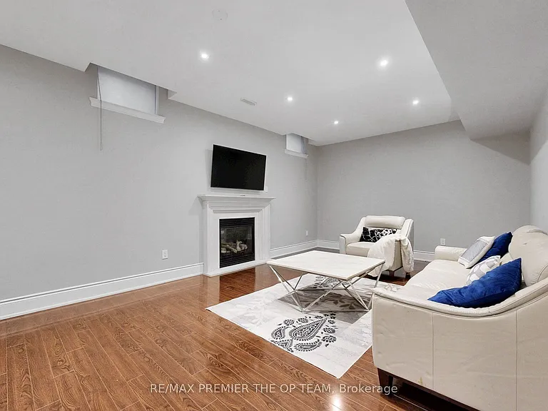 60 Chesney Cres — Photo 31