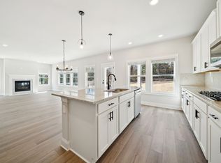 918 Brookshade Trl, Lawrenceville, GA 30045