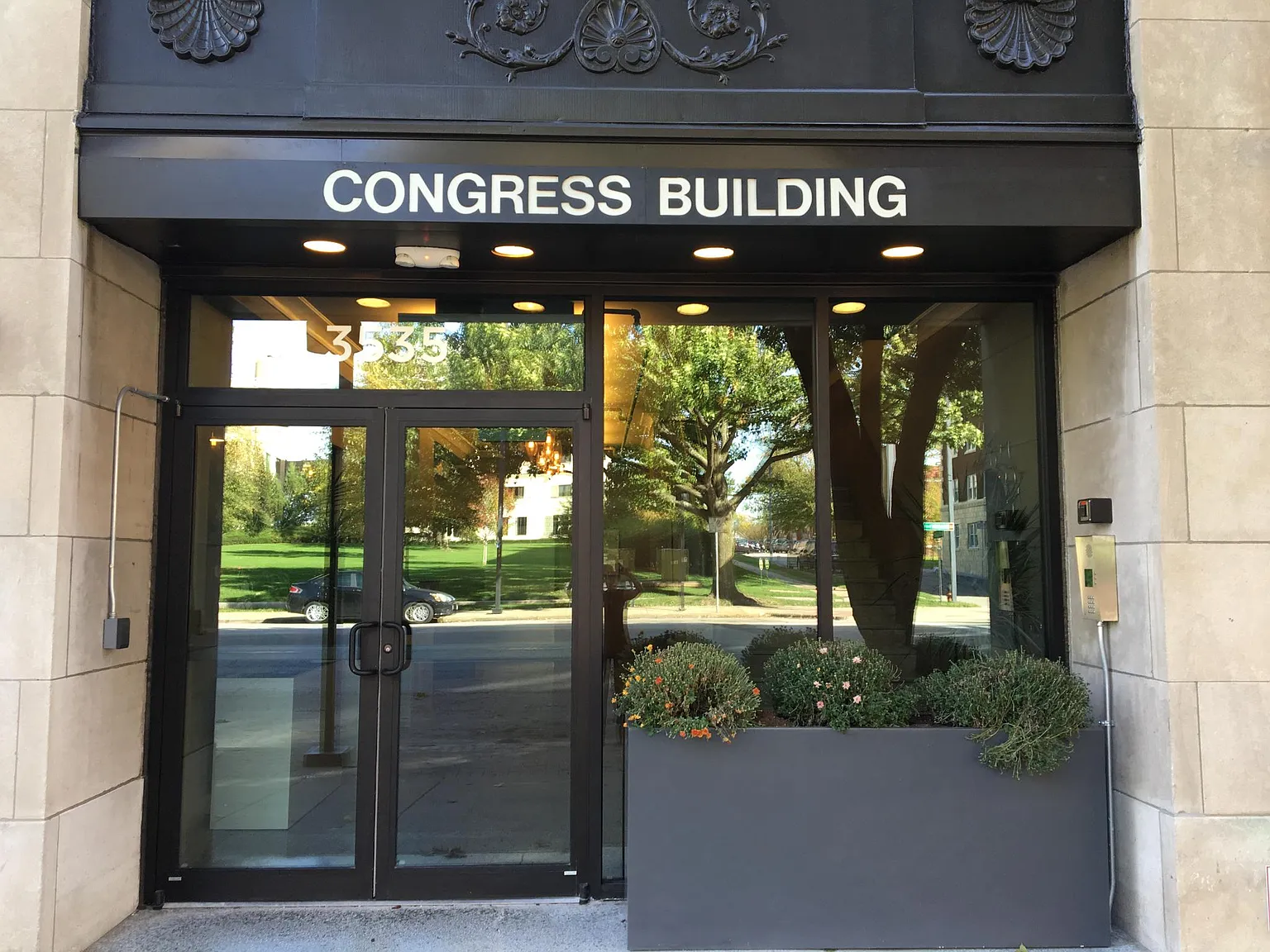 Congress Lofts — Photo 3