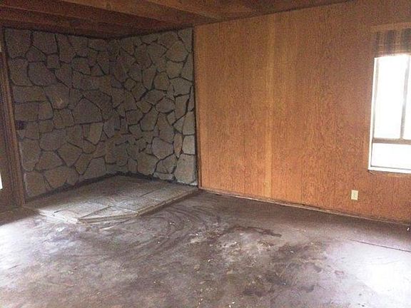 3rd image of 45 Woodvine Ln