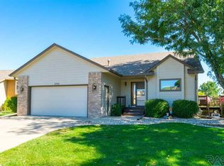 2724 S Alpine Ave, Sioux Falls, SD 57110