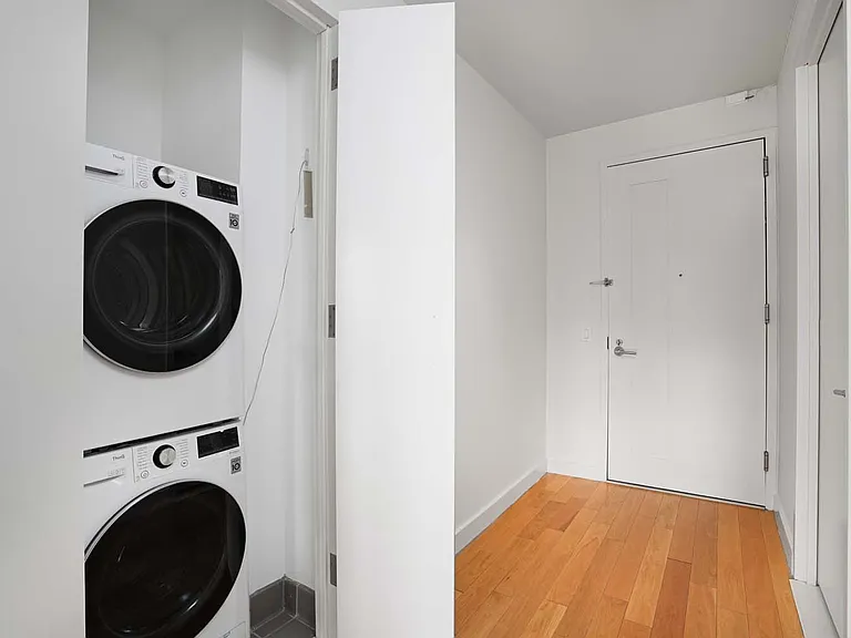 555 W 59th St #24C — Photo 9