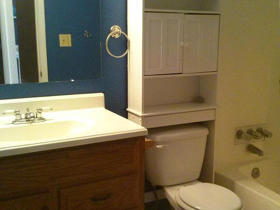 5th image of 812 Chelwood Park Blvd NE APT A