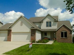 3033 Roxboro Dr, Ames, IA 50010