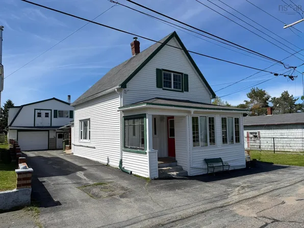 84 Wolfe St, Liverpool, NS B0T 1P0