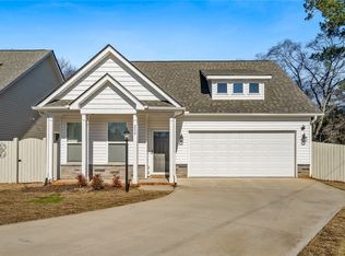 229 Magnolia Ln, Pendleton, SC 29670