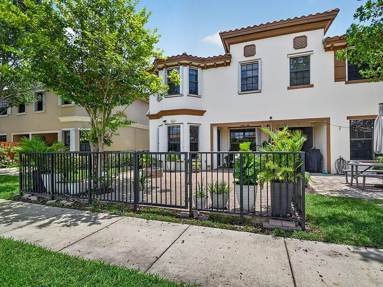 10139 Wellington Parc Dr — Photo 44
